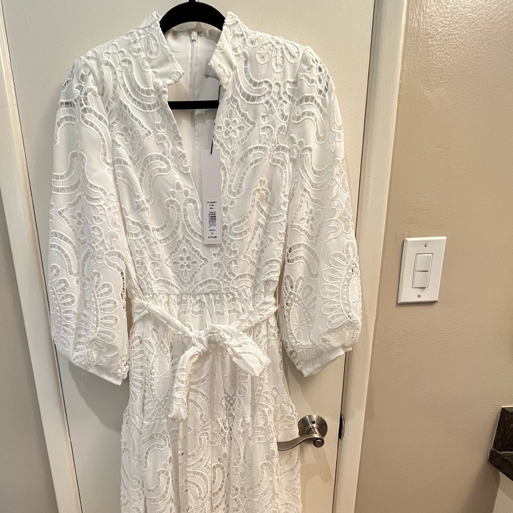 Badgley Mischka Collection White Tiered Eyelet Lace Cocktail Dress